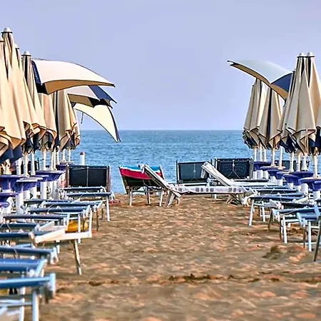 Beautiful Large With Shared Pool Hotel *