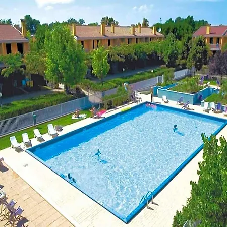 Hotel Beautiful Large With Shared Pool *