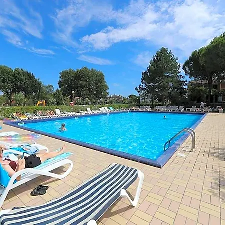 Beautiful Large With Shared Pool * 비비오네